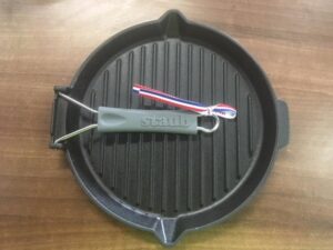 STAUB Grillpfanne rund mit Silikongriff
