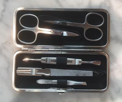 DREITURM Solingen Manicure BLACKTEX 2 Scheren Rahmen-Etui, strapazierbare Außenhaut, schwarz, unempfindlich
