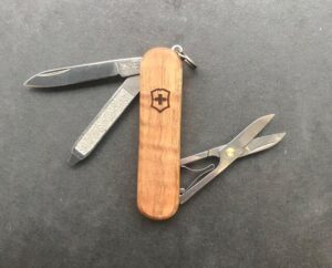 Victorinox Classic Holz