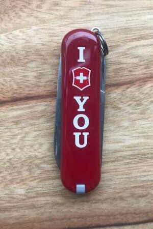 Victorinox Classic Love rot