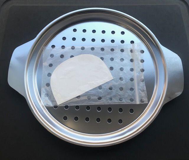 Spätzleplatte mit Schaber